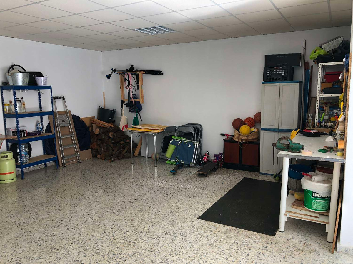 Se vende Villa - Chalet de 5 dormitorios en Málaga, Málaga, España