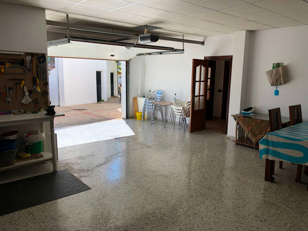Se vende Villa - Chalet de 5 dormitorios en Málaga, Málaga, España