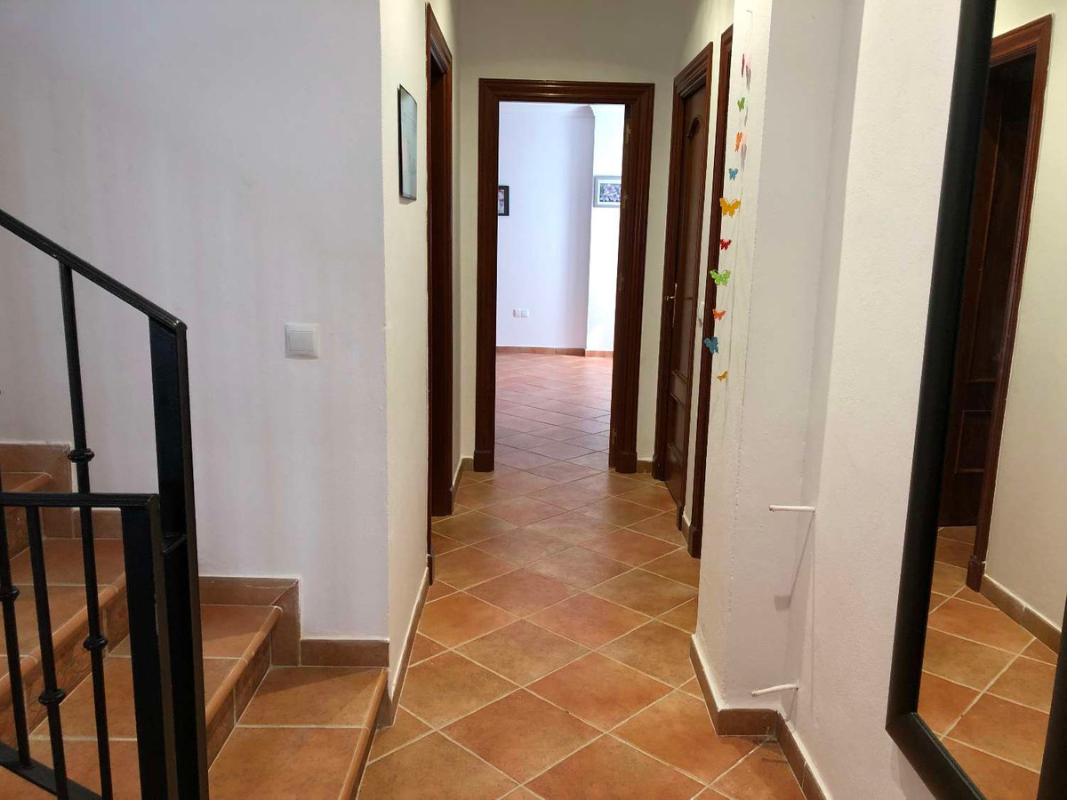 Se vende Villa - Chalet de 5 dormitorios en Málaga, Málaga, España