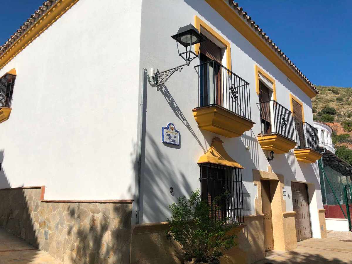 Se vende Villa - Chalet de 5 dormitorios en Málaga, Málaga, España