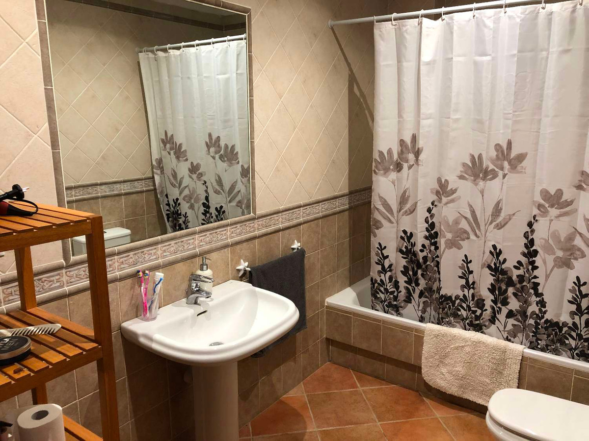 Se vende Villa - Chalet de 5 dormitorios en Málaga, Málaga, España