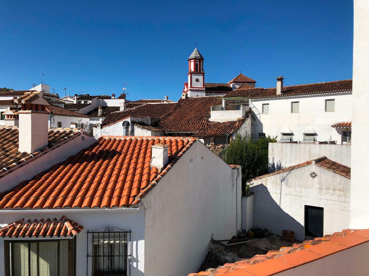 Se vende Villa - Chalet de 5 dormitorios en Málaga, Málaga, España