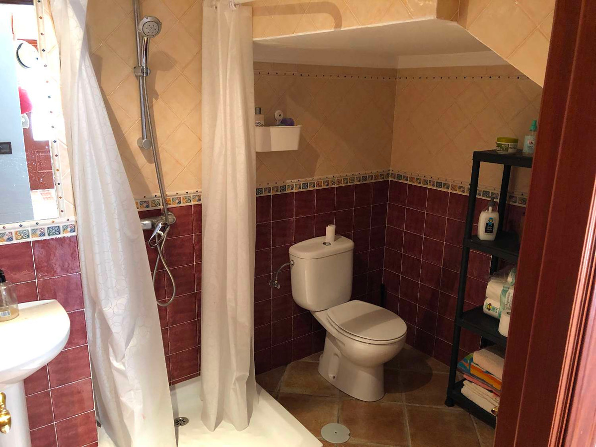 Se vende Villa - Chalet de 5 dormitorios en Málaga, Málaga, España