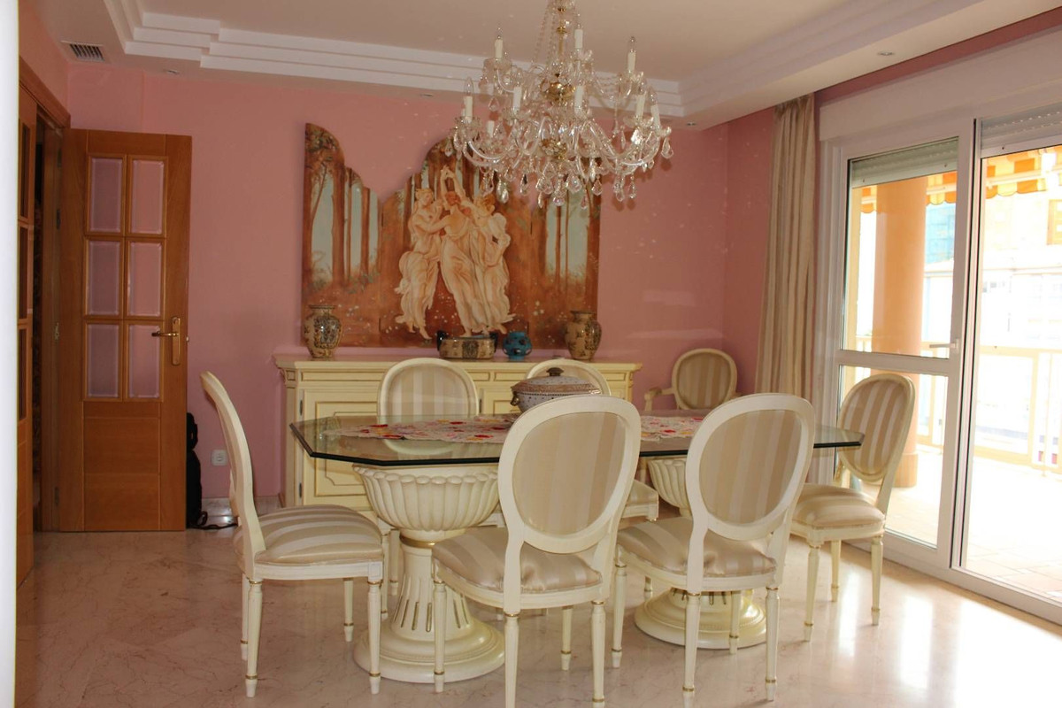 Se vende Apartamento Planta Media de 3 dormitorios en Costa Del Sol, Málaga, España
