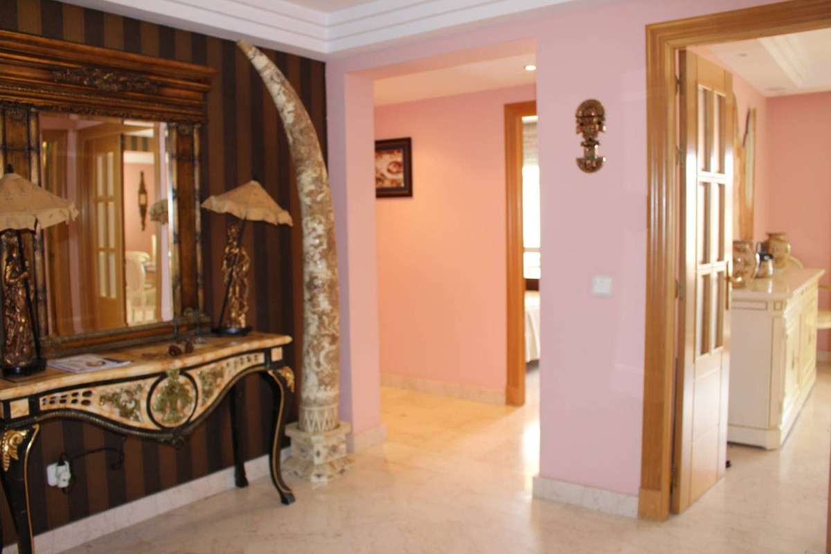 Se vende Apartamento Planta Media de 3 dormitorios en Costa Del Sol, Málaga, España