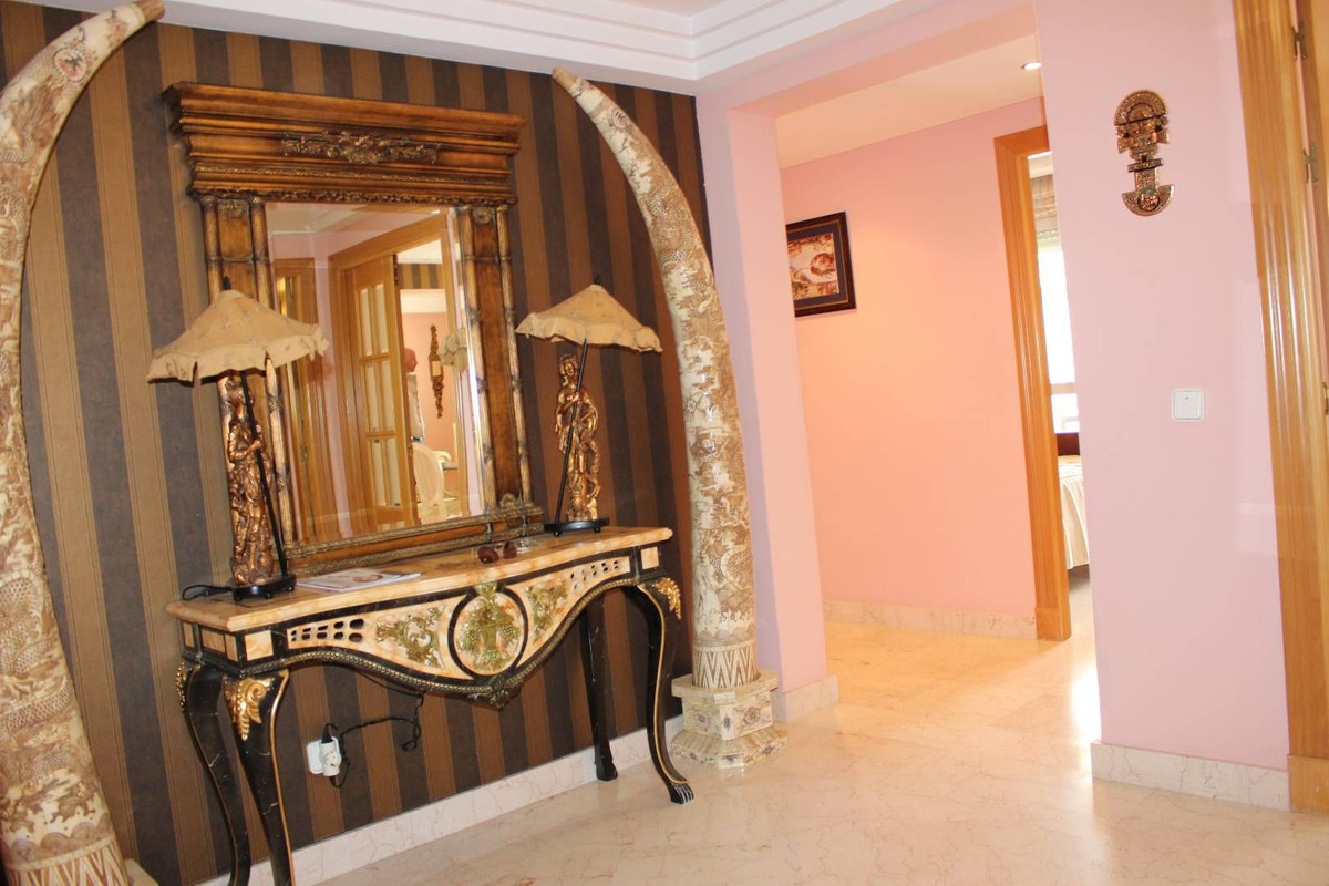 Se vende Apartamento Planta Media de 3 dormitorios en Costa Del Sol, Málaga, España