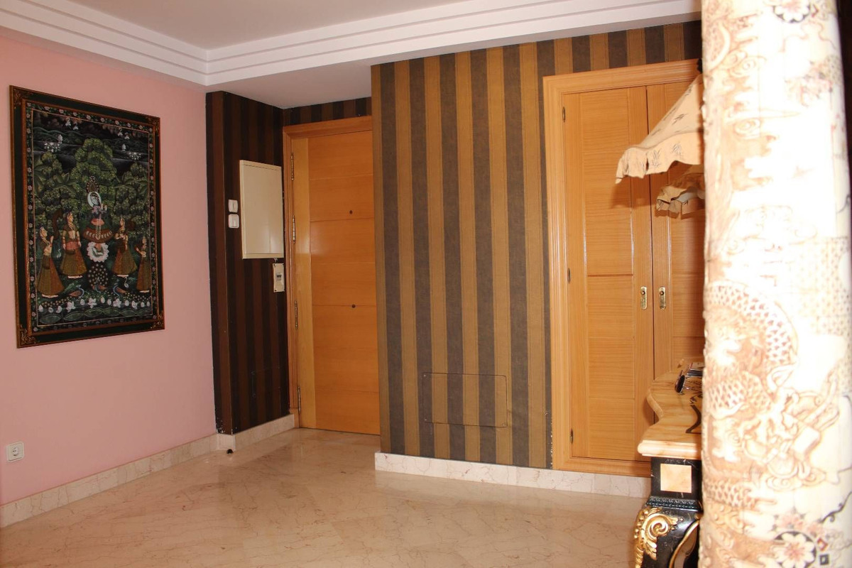 Se vende Apartamento Planta Media de 3 dormitorios en Costa Del Sol, Málaga, España