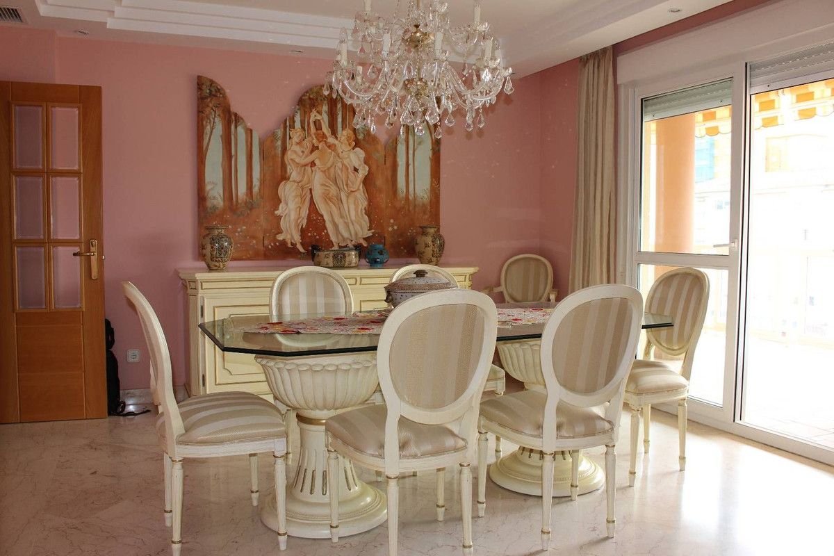 Se vende Apartamento Planta Media de 3 dormitorios en Costa Del Sol, Málaga, España