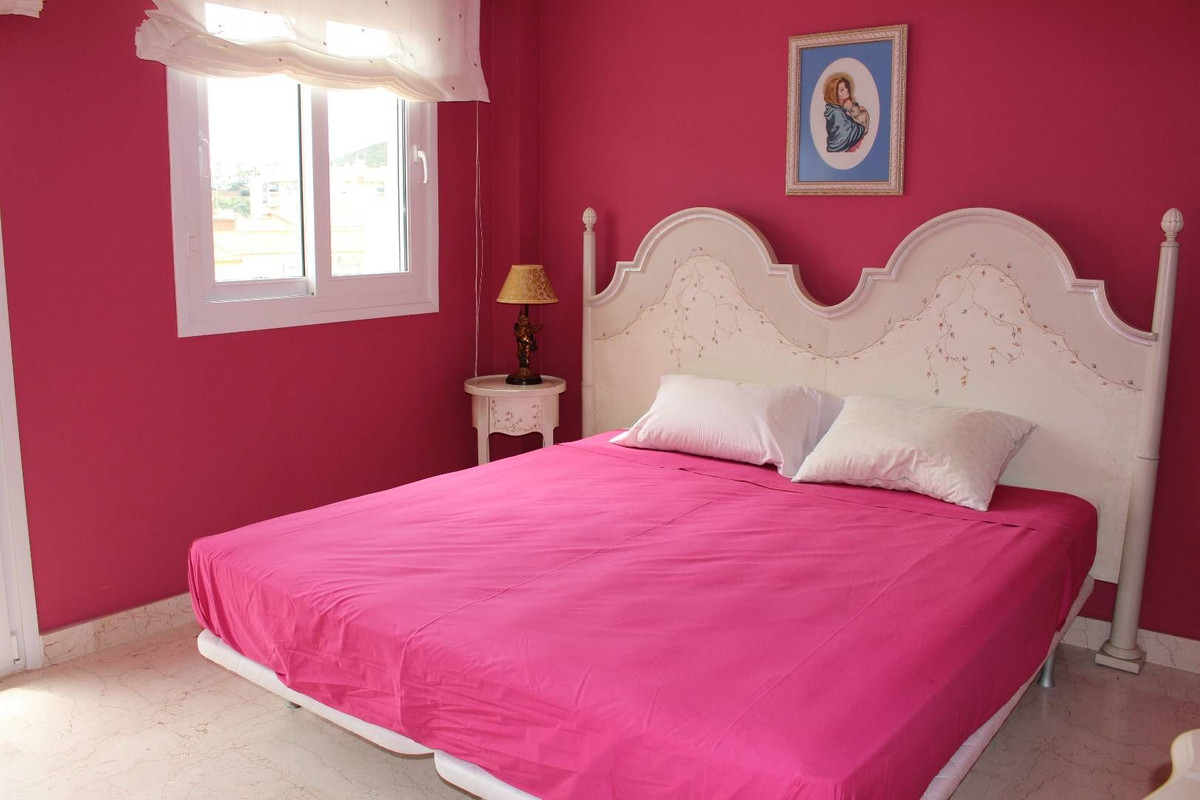 Se vende Apartamento Planta Media de 3 dormitorios en Costa Del Sol, Málaga, España