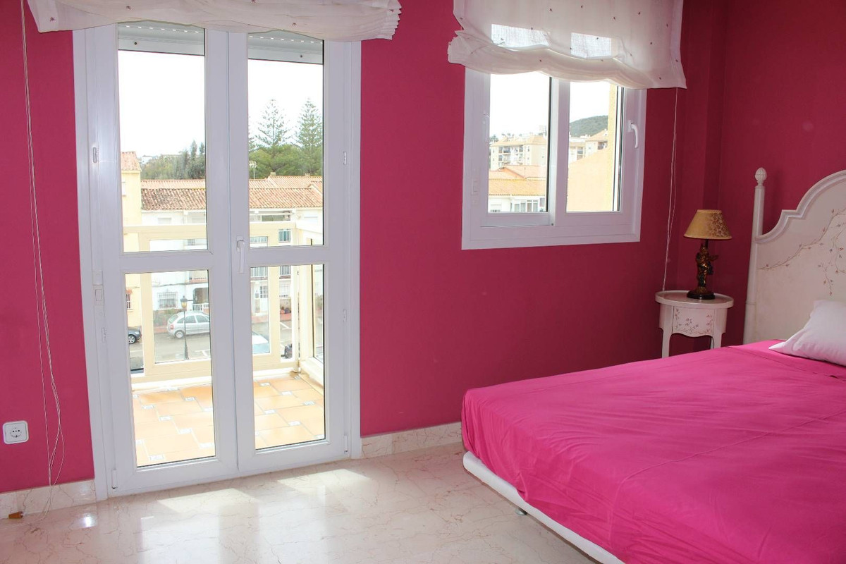 Se vende Apartamento Planta Media de 3 dormitorios en Costa Del Sol, Málaga, España