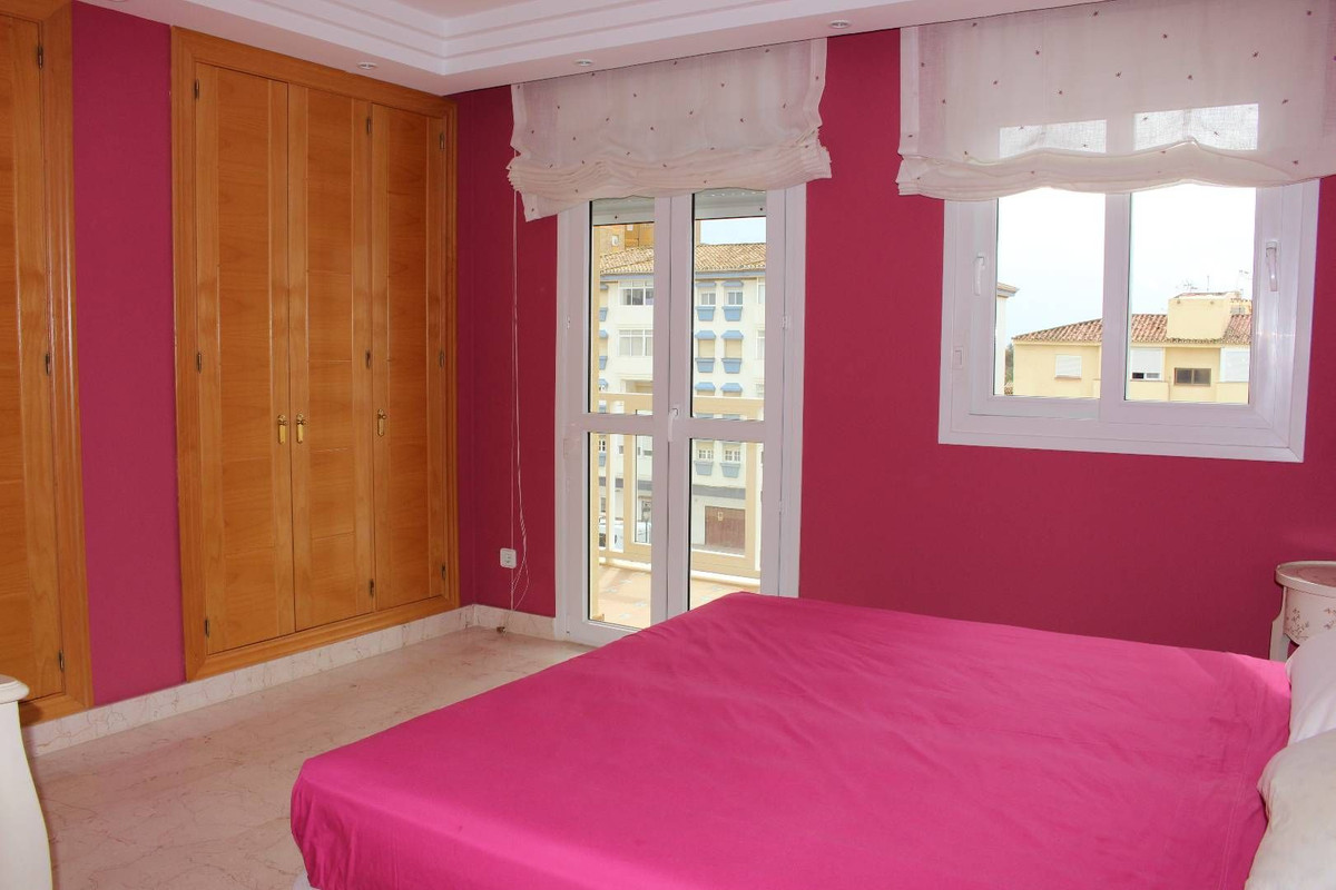 Se vende Apartamento Planta Media de 3 dormitorios en Costa Del Sol, Málaga, España