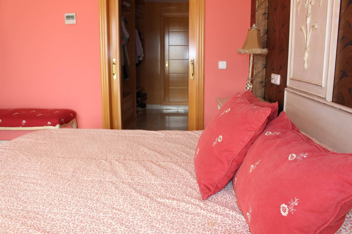 Se vende Apartamento Planta Media de 3 dormitorios en Costa Del Sol, Málaga, España