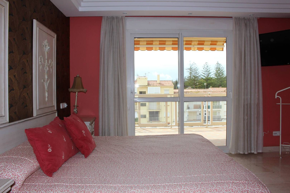 Se vende Apartamento Planta Media de 3 dormitorios en Costa Del Sol, Málaga, España