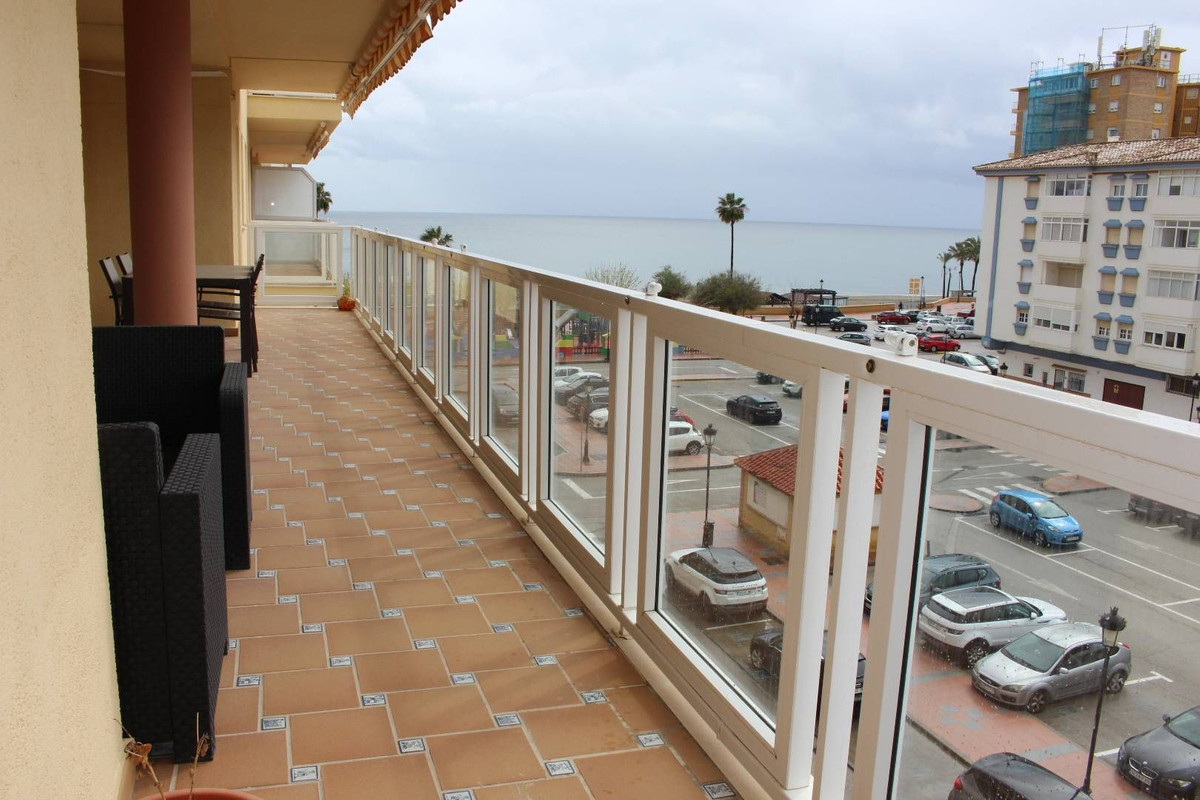 Se vende Apartamento Planta Media de 3 dormitorios en Costa Del Sol, Málaga, España
