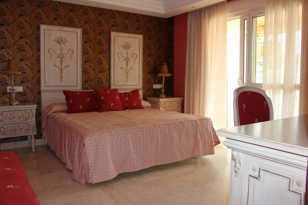 Se vende Apartamento Planta Media de 3 dormitorios en Costa Del Sol, Málaga, España