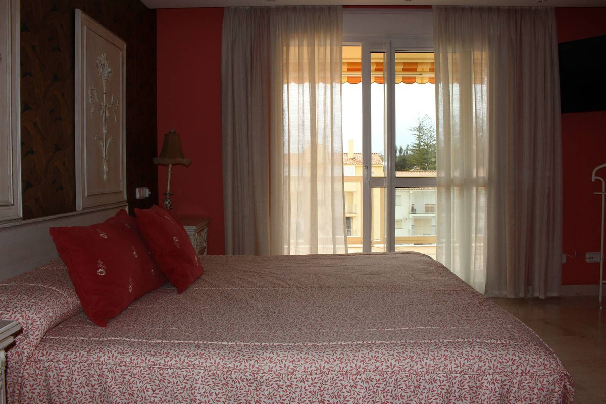 Se vende Apartamento Planta Media de 3 dormitorios en Costa Del Sol, Málaga, España