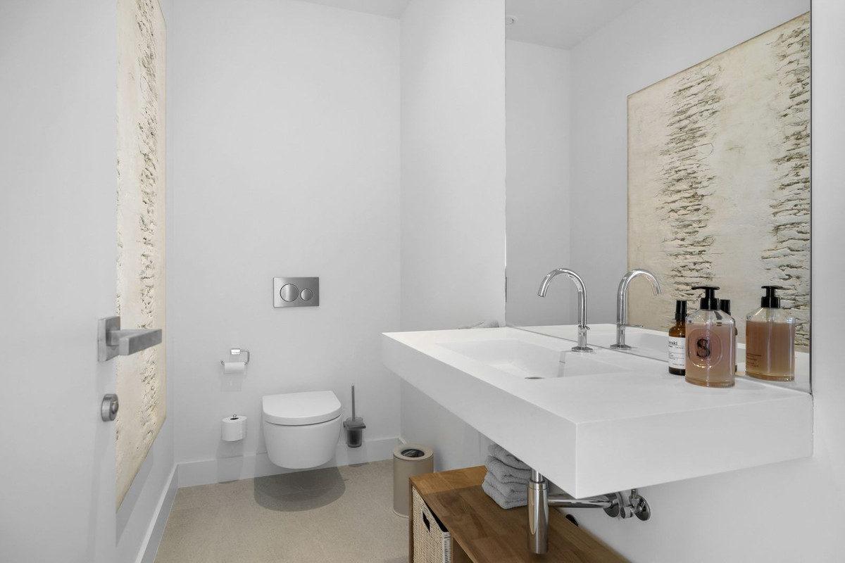 6 Bed Townhouse for sale in Benahavís Costa Del Sol, Málaga, Spain