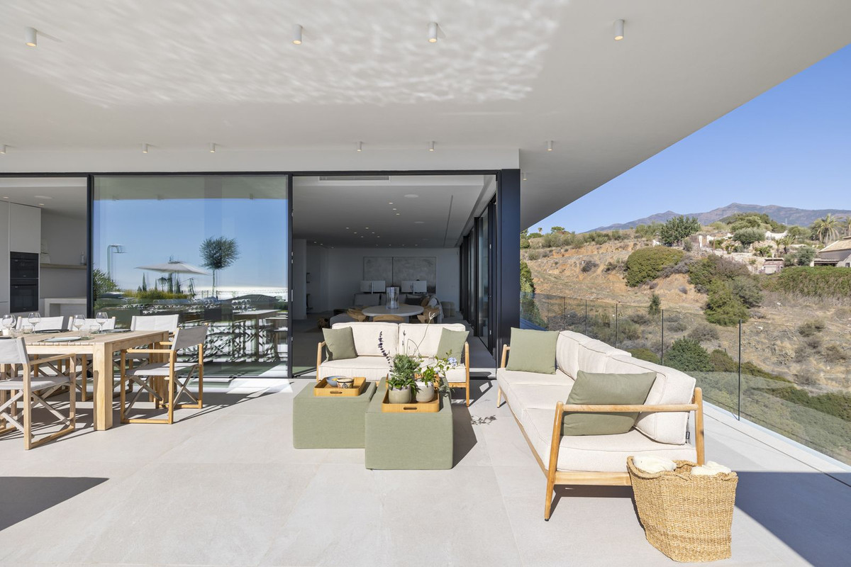 6 Bed Townhouse for sale in Benahavís Costa Del Sol, Málaga, Spain