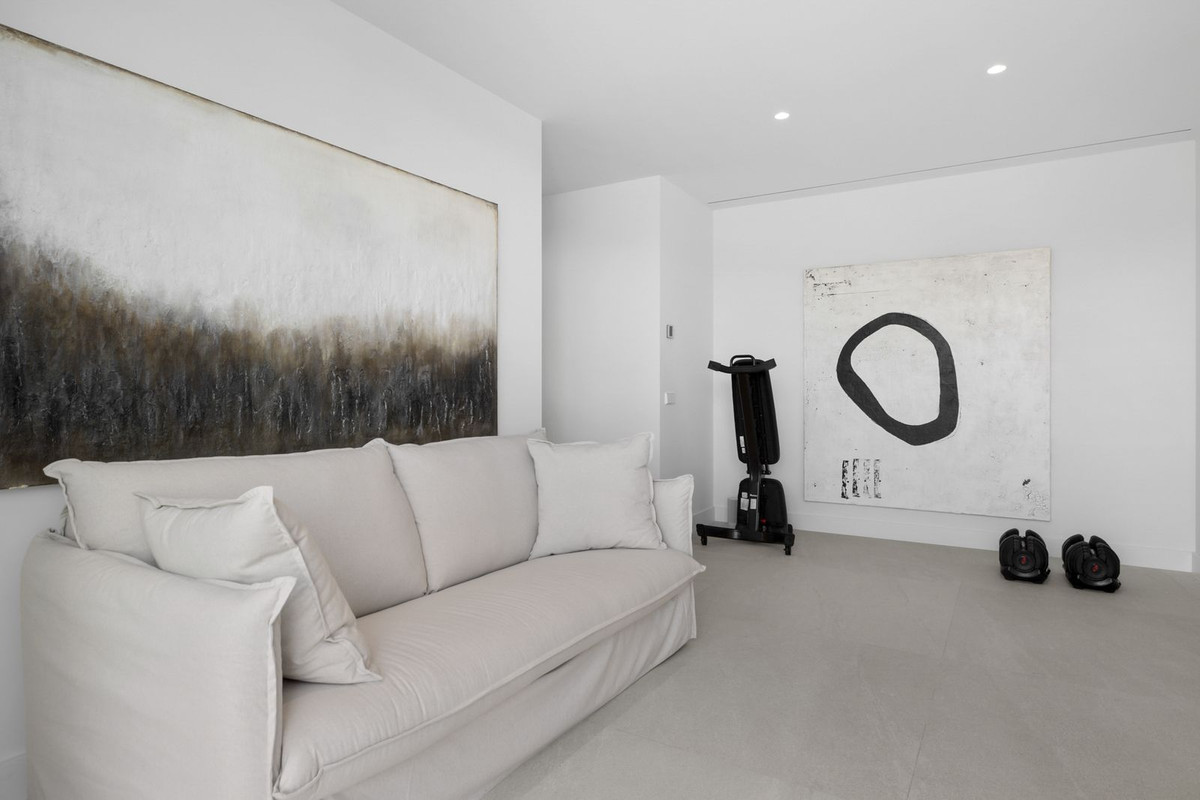 6 Bed Townhouse for sale in Benahavís Costa Del Sol, Málaga, Spain