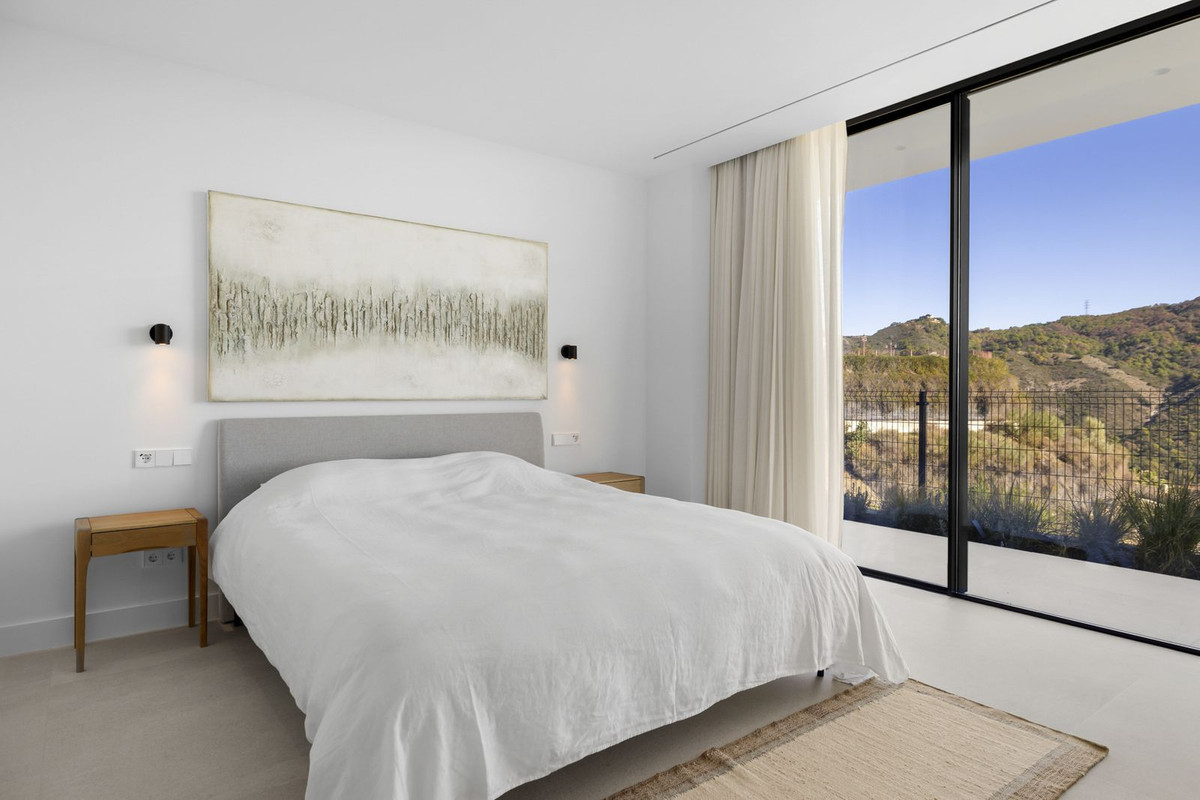 6 Bed Townhouse for sale in Benahavís Costa Del Sol, Málaga, Spain