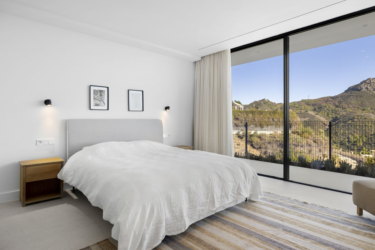 6 Bed Townhouse for sale in Benahavís Costa Del Sol, Málaga, Spain
