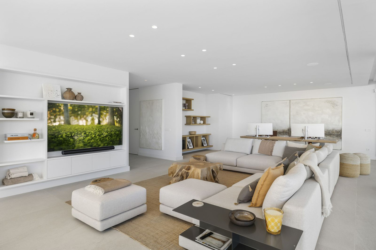 6 Bed Townhouse for sale in Benahavís Costa Del Sol, Málaga, Spain