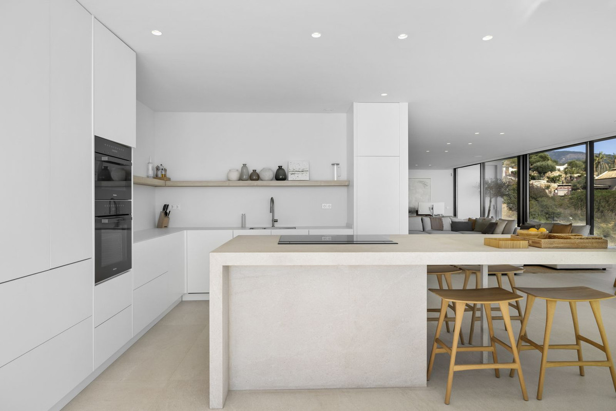 6 Bed Townhouse for sale in Benahavís Costa Del Sol, Málaga, Spain
