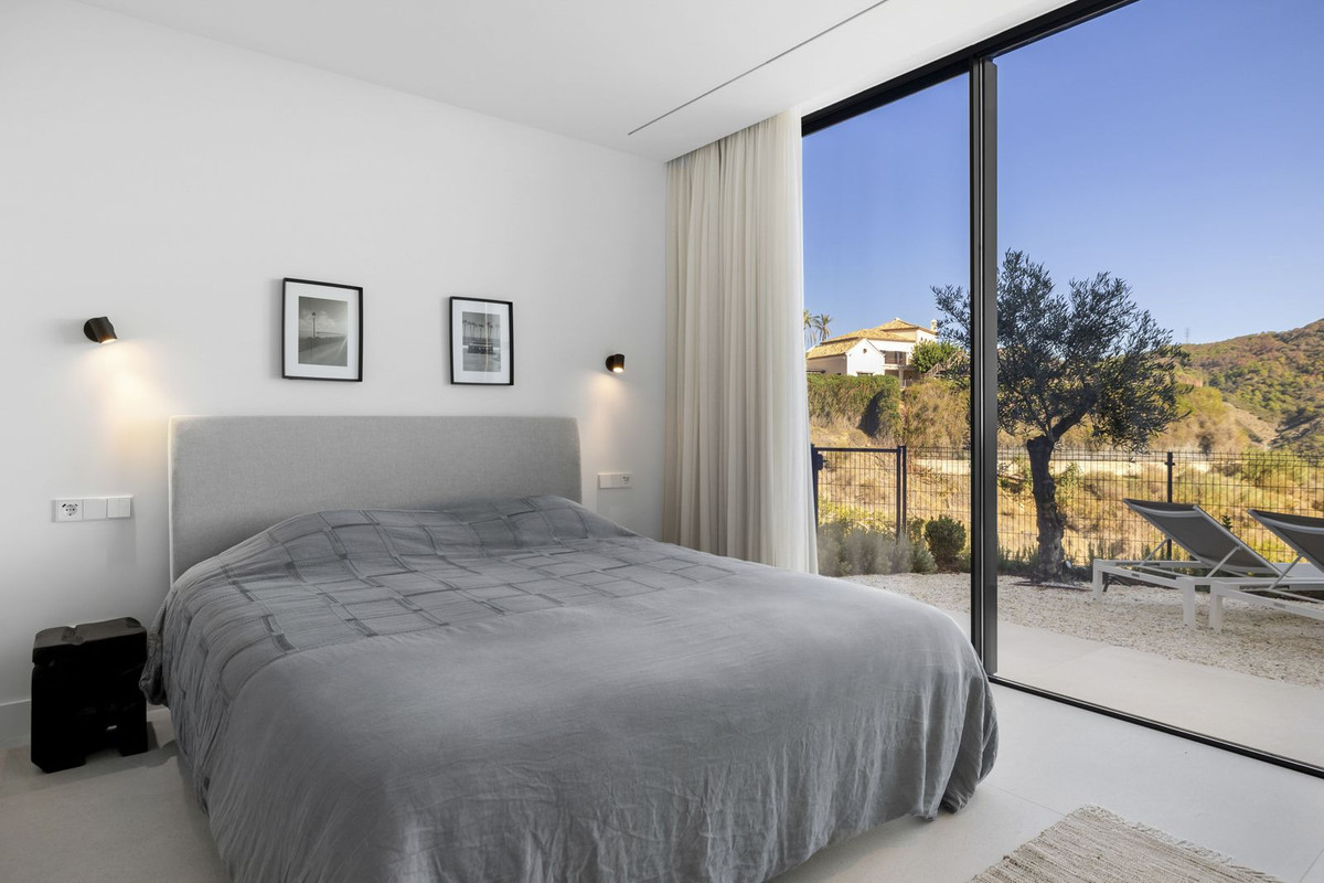 6 Bed Townhouse for sale in Benahavís Costa Del Sol, Málaga, Spain