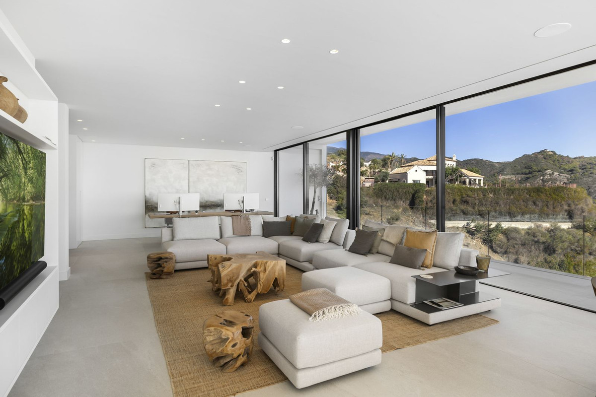 6 Bed Townhouse for sale in Benahavís Costa Del Sol, Málaga, Spain