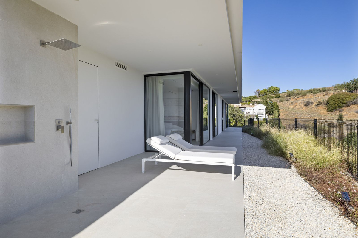 6 Bed Townhouse for sale in Benahavís Costa Del Sol, Málaga, Spain