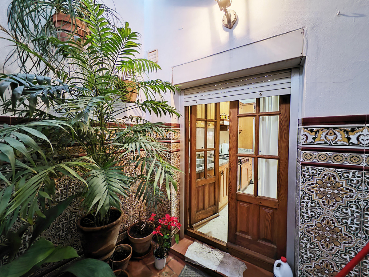 5 Bed Townhouse for sale in Estepona Costa Del Sol, Málaga, Spain