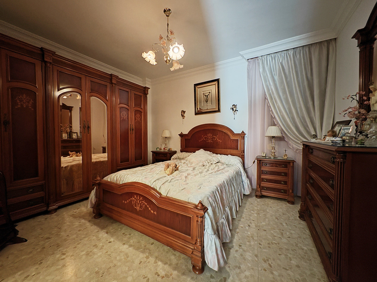 5 Bed Townhouse for sale in Estepona Costa Del Sol, Málaga, Spain