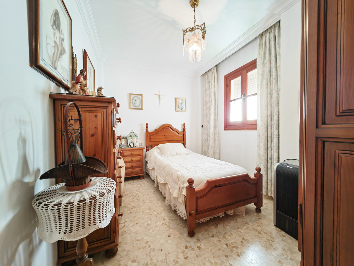 5 Bed Townhouse for sale in Estepona Costa Del Sol, Málaga, Spain