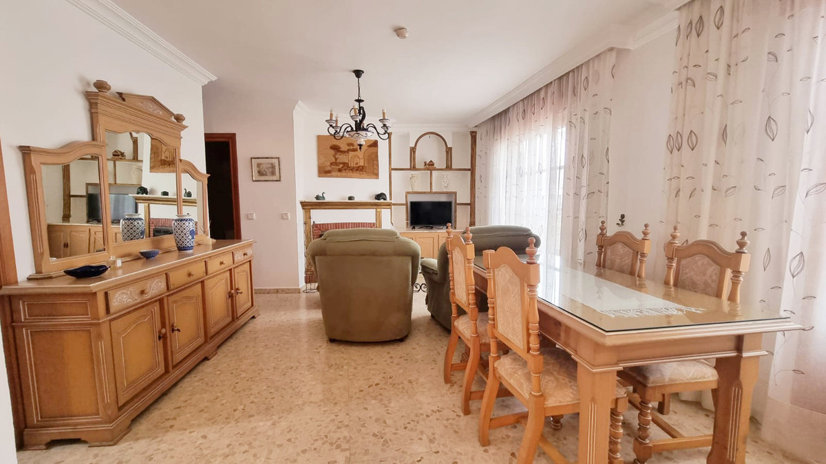5 Bed Townhouse for sale in Estepona Costa Del Sol, Málaga, Spain