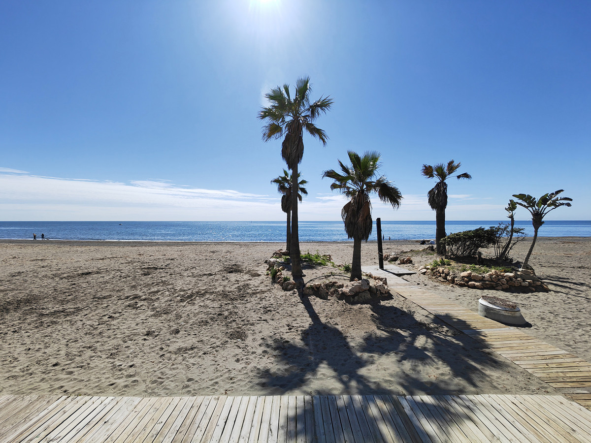 5 Bed Townhouse for sale in Estepona Costa Del Sol, Málaga, Spain