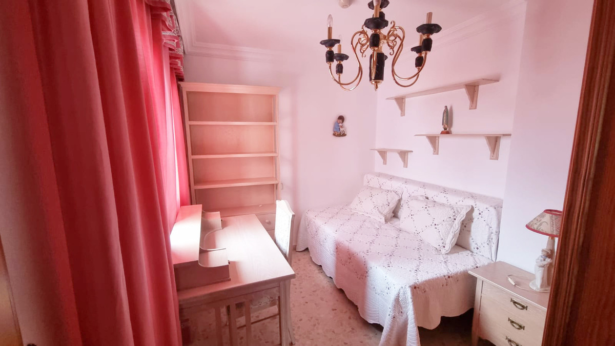 5 Bed Townhouse for sale in Estepona Costa Del Sol, Málaga, Spain