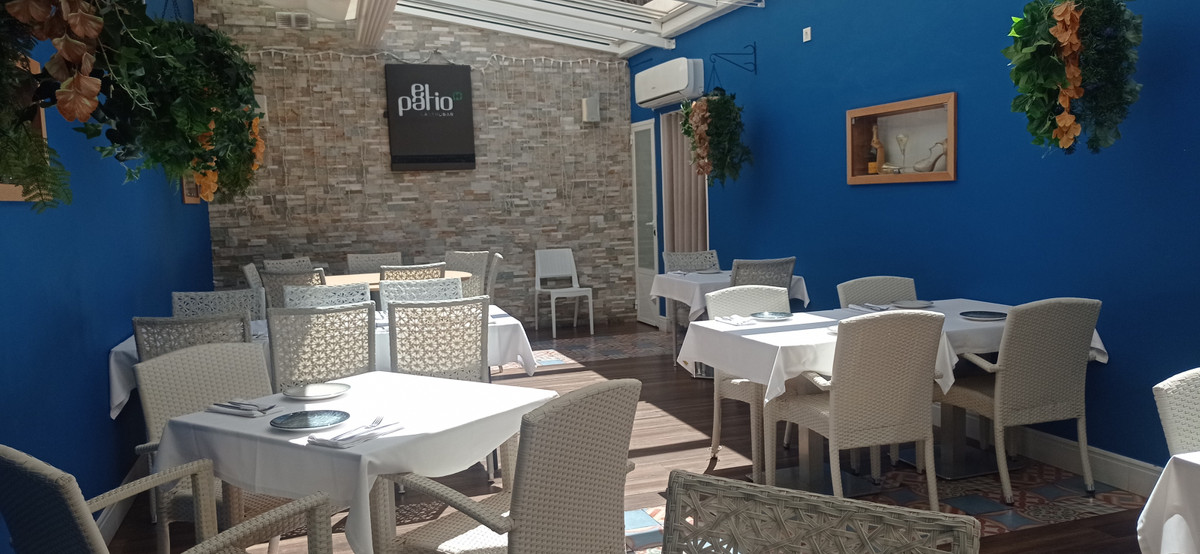 Commercial unit for sale in Fuengirola Costa Del Sol, Málaga, Spain