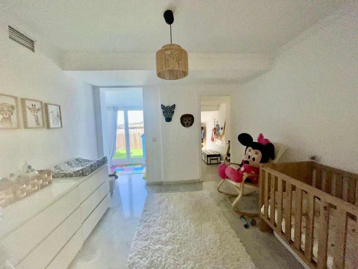 3 Bed Apartment for sale in The Golden Mile Costa Del Sol, Málaga, Spain