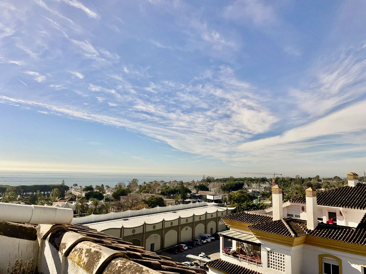 3 Bed Apartment for sale in The Golden Mile Costa Del Sol, Málaga, Spain