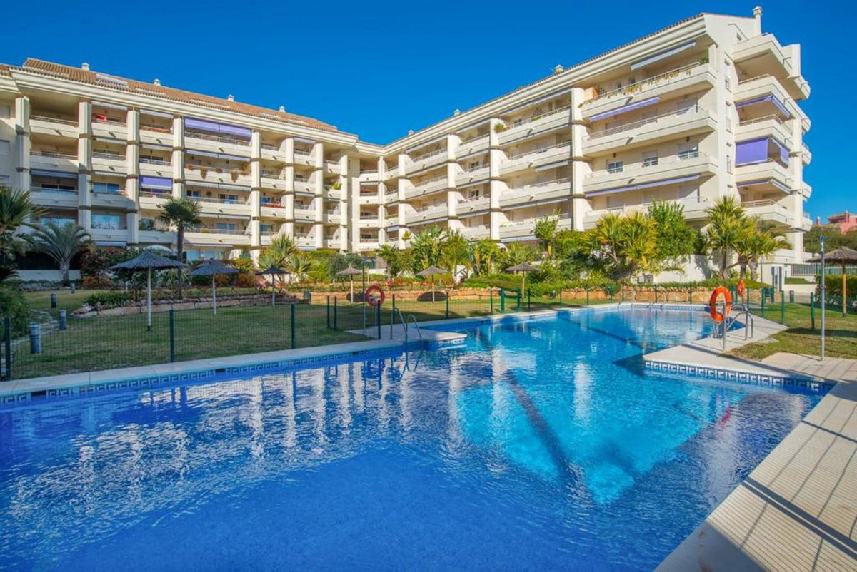 3 Bed Apartment for sale in The Golden Mile Costa Del Sol, Málaga, Spain