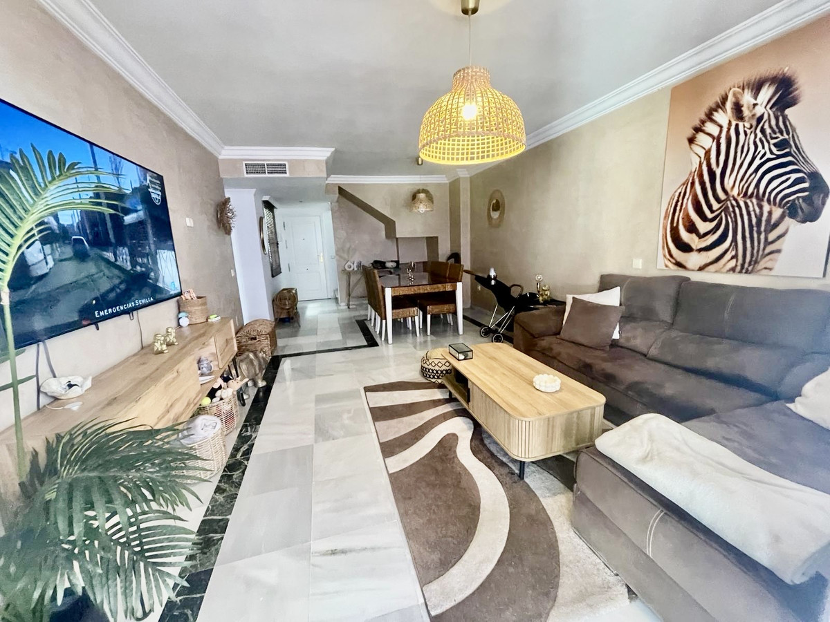 3 Bed Apartment for sale in The Golden Mile Costa Del Sol, Málaga, Spain