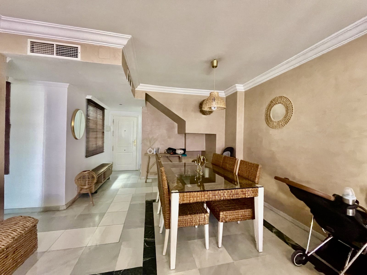 3 Bed Apartment for sale in The Golden Mile Costa Del Sol, Málaga, Spain