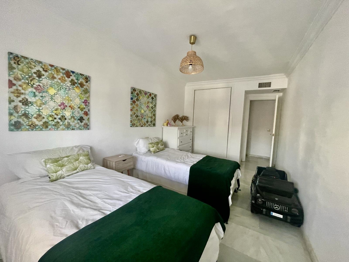 3 Bed Apartment for sale in The Golden Mile Costa Del Sol, Málaga, Spain