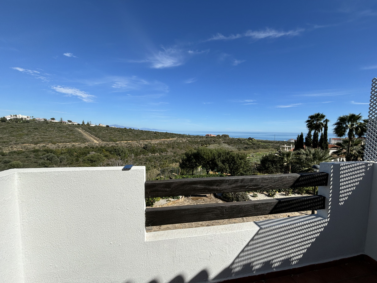 2 Bed Apartment for sale in La Duquesa Costa Del Sol, Málaga, Spain