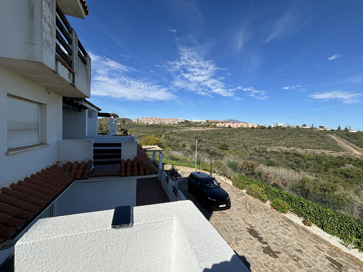 2 Bed Apartment for sale in La Duquesa Costa Del Sol, Málaga, Spain