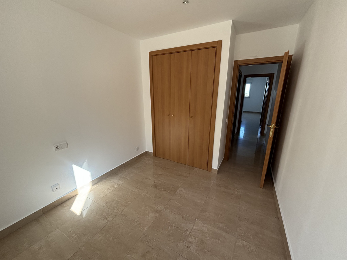 2 Bed Apartment for sale in La Duquesa Costa Del Sol, Málaga, Spain