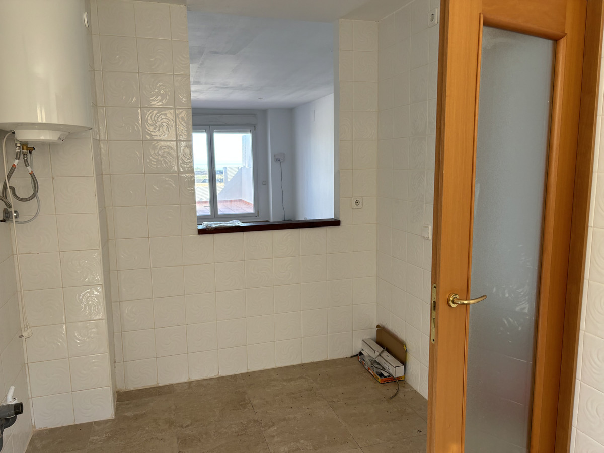 2 Bed Apartment for sale in La Duquesa Costa Del Sol, Málaga, Spain