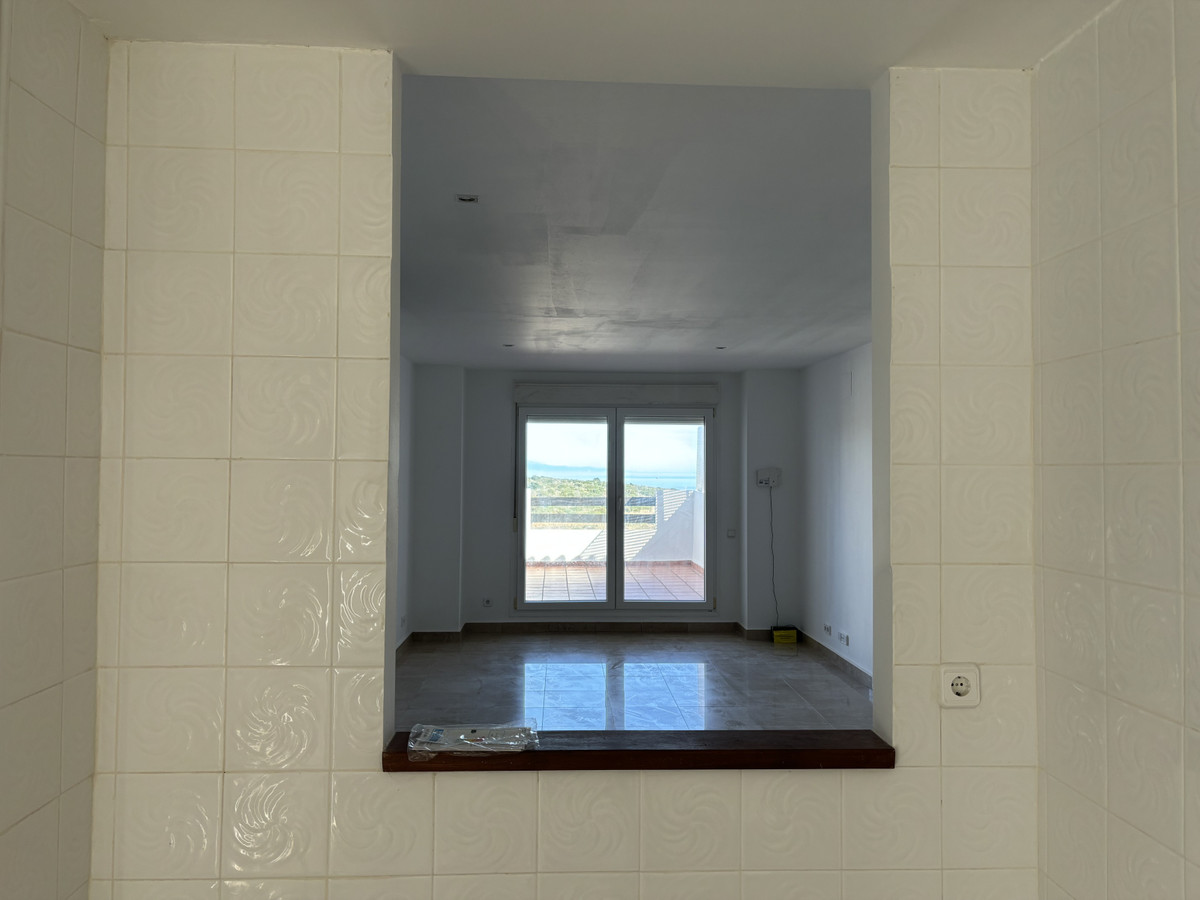 2 Bed Apartment for sale in La Duquesa Costa Del Sol, Málaga, Spain