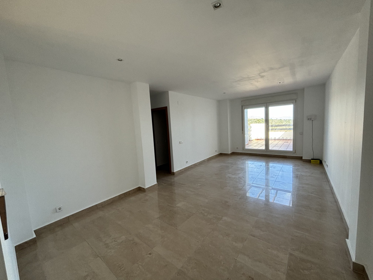 2 Bed Apartment for sale in La Duquesa Costa Del Sol, Málaga, Spain