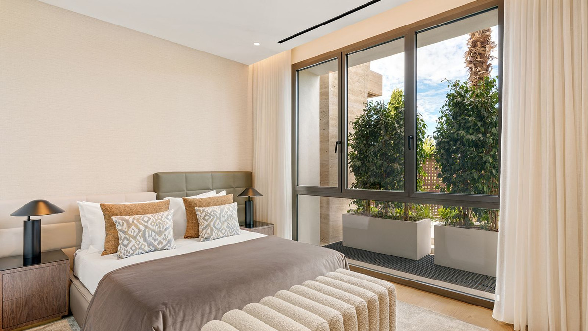 Se vende Apartamento Planta Baja de 4 dormitorios en Costa Del Sol, Málaga, España